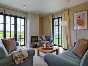 Reetland am Meer - Luxus Reetdachvilla mit 3 Schlafzimmern, Sauna und Kamin F22, Dranske